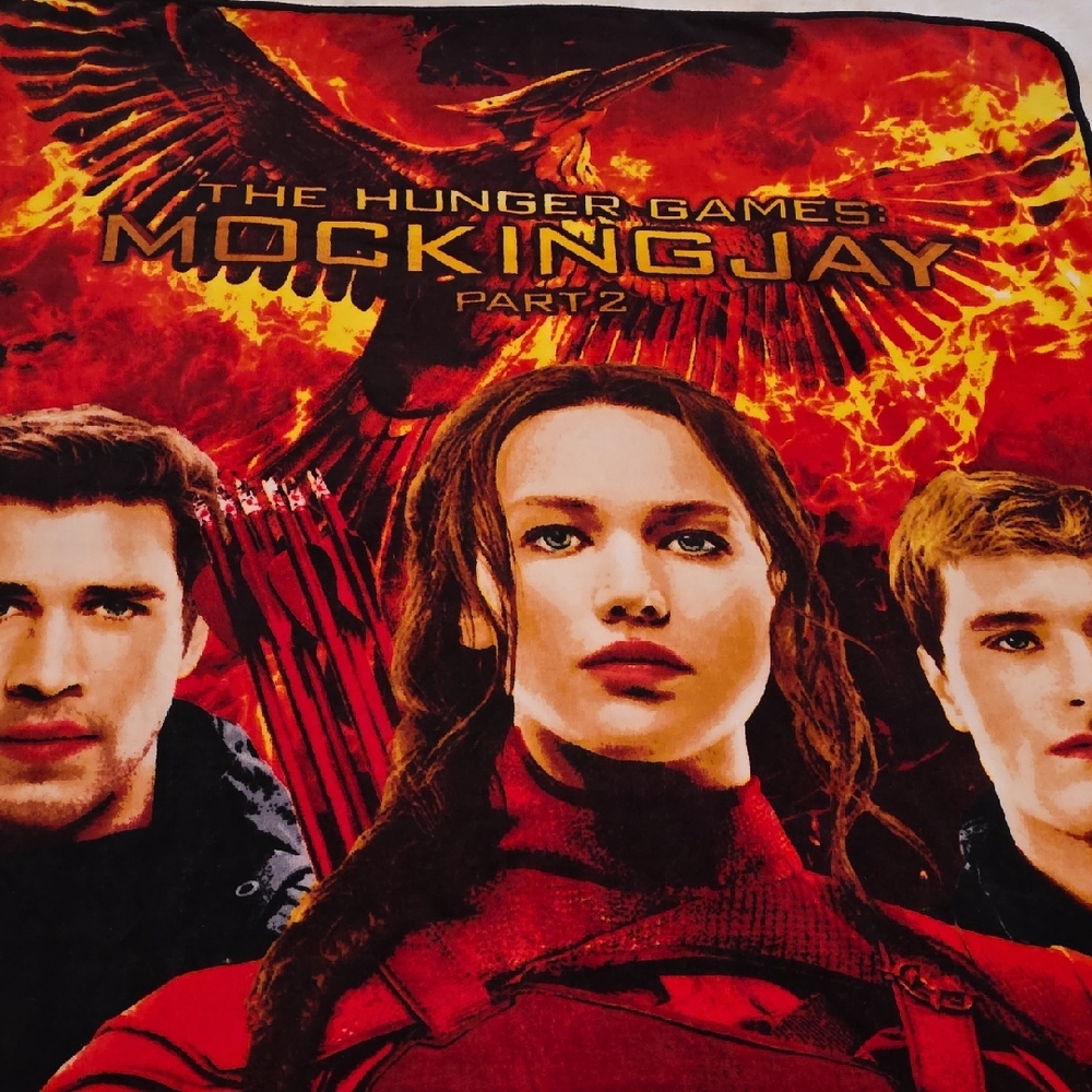 Bioworld Lionsgate Blanket with Red and Black Design